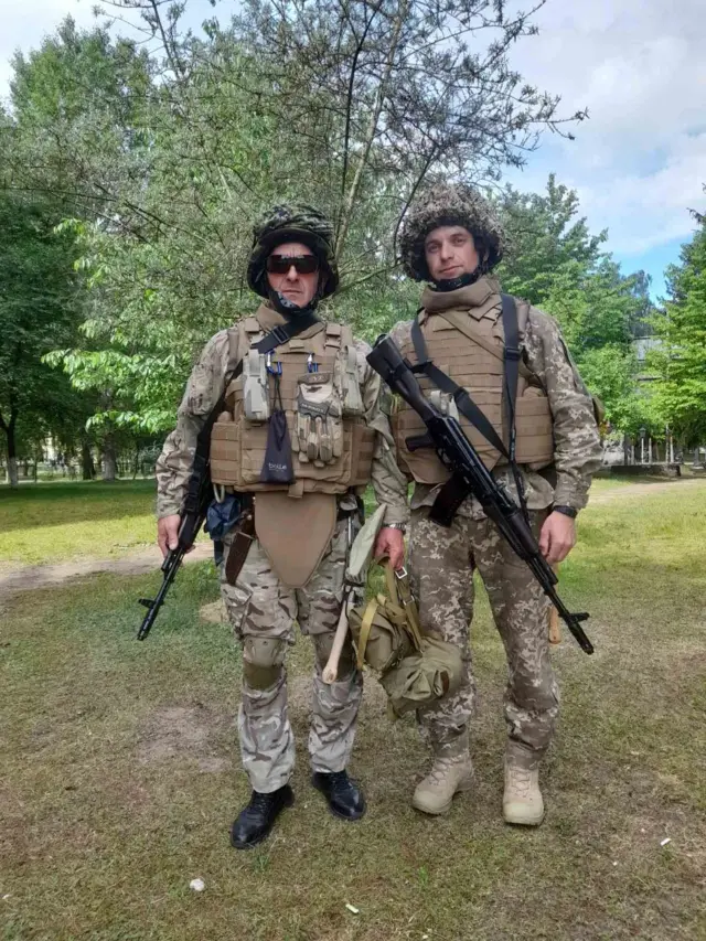 Назар разом з побратимом на навчанні