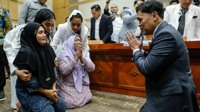 Komisi III DPR RI mengadakan rapat dengar pendapat umum yang menghadirkan orang tua dan kuasa hukum Fandi Ramadhan.