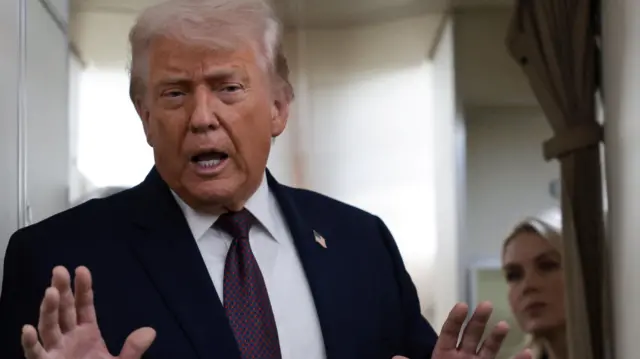 الرئيس الأمريكي دونالد ترامب.