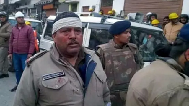 ஹல்த்வானி வன்முறை: மதரஸா அகற்றப்பட்டபோது என்ன நடந்தது?