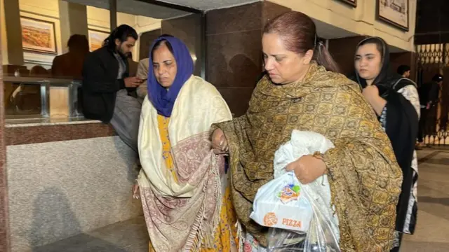 రైలు ప్రయాణికుల్లో మహిళలు