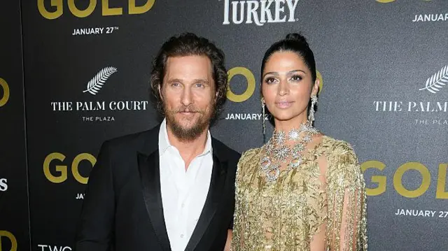 Aktor Matthew McConaughey dan Camila Alves menghadiri The World Premiere of "Gold"