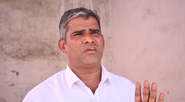 గ్రామ మాజీ సర్పంచ్‌ నక్కా శ్రీనివాస్‌, తురకపాలెం