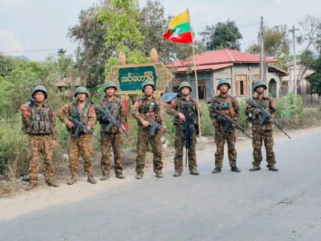 ဧပြီ ၃၀ ရက်မှာ အင်းတော်မြို့ကို စစ်တပ်ပြန်ရ 