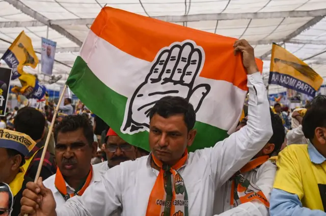 પ્રતીકાત્મક તસવીર