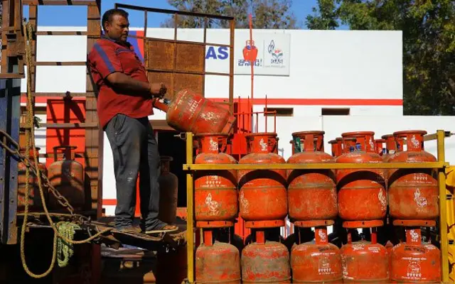 मध्य पूर्वेत सुरू असलेल्या संघर्षाचा भारताच्या अर्थव्यवस्थेवर मोठा परिणाम होण्याची शक्यता आहे. 