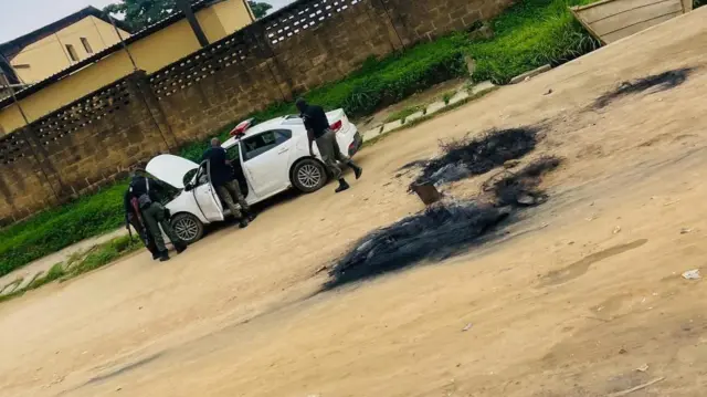 Aworan awọn ọlọpaa nibi ifẹhonuhan