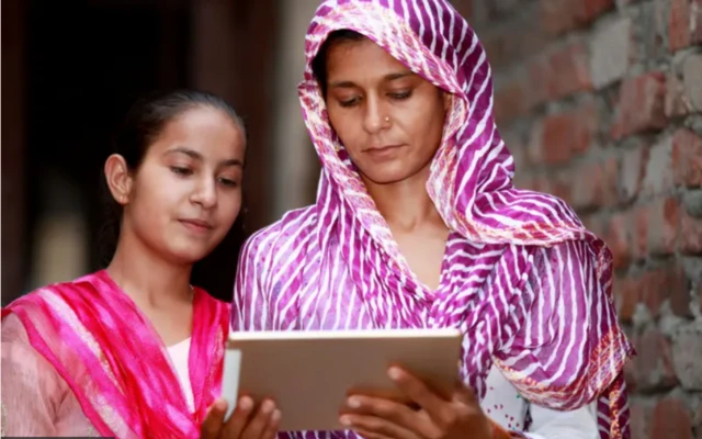 ਮਹਿਲਾ ਅਤੇ ਇੱਕ ਕੁੜੀ ਦੀ ਤਸਵੀਰ 