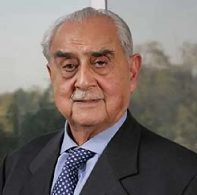 سید بابر علی پیکیجز گروپ کے مالک ہیں جس کے علاوہ اُن کے کئی اور کاروبار بھی ہیں