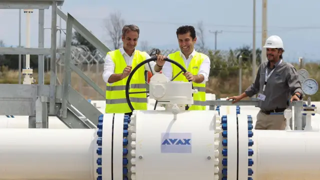 Грчки премијер Кирјакос Мицотакис и бугарски премијер Кирил Петков