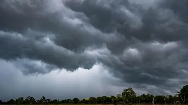 બીબીસી ગુજરાતી હવામાન વરસાદ ચોમાસું વેધર અપડેટ તાપમાન દક્ષિણ ગુજરાત સૌરાષ્ટ્ર કચ્છ વાવાઝોડું