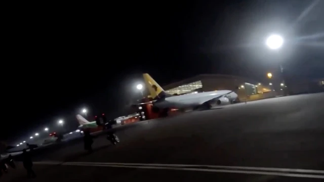 አይኤስ በለቀቀው ቪዲዮ ላይ የአስካይ አርማን የያዘ አውሮፕላን ቆሞ ይታያል