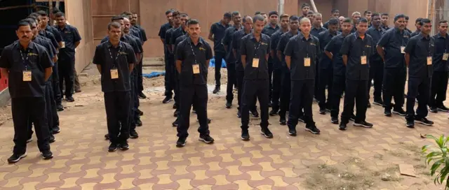 సెక్యూరిటీ సిబ్బంది