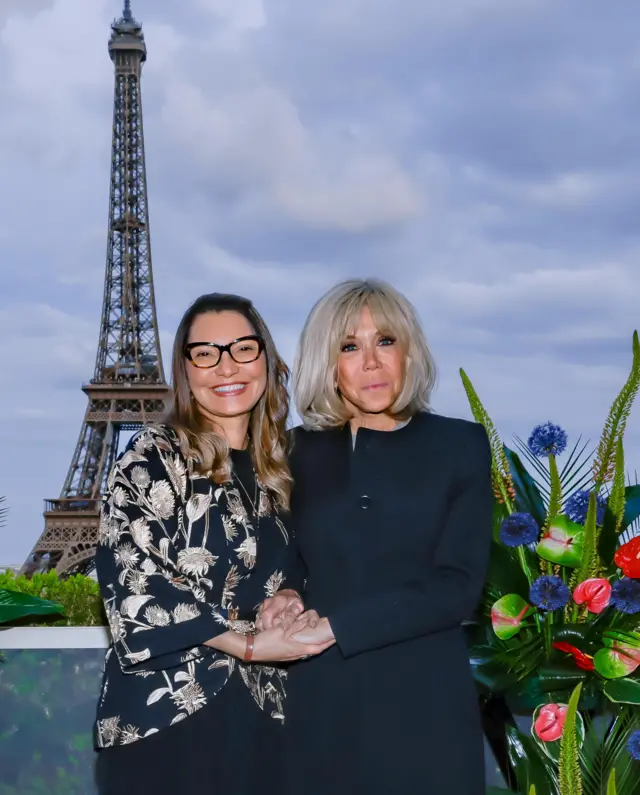Janja e Brigitte Macron em encontro com estilistas brasileiras em Paris
