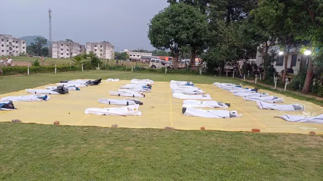 माओवादियों के शव 