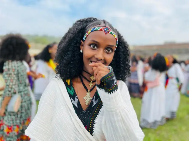 ኣፋ ዝሓዘት ቆልዓ ኣሸንዳ