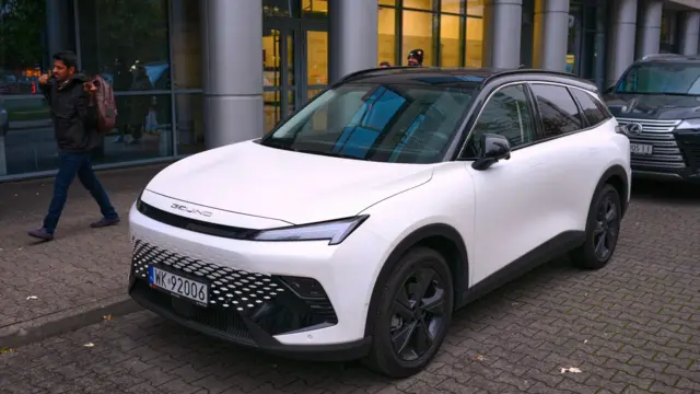 Chiński samochód elektryczny, SUV BAIC Beijing X55, w Warszawie