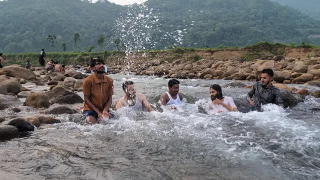 উৎমাছড়াতে কয়েকজন পর্যটক