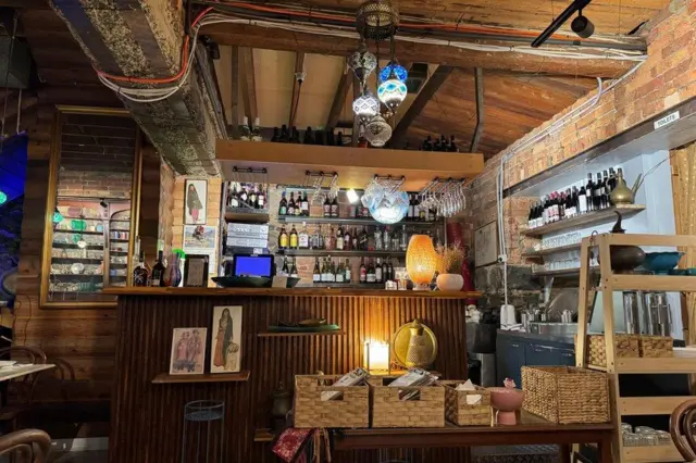 په افغان ګالري کې ډېر تاریخ او ټولنیزه روحیه شته.