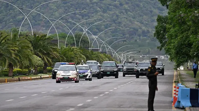 পশ্চিম এশিয়া সংকট নিরসনের পথ খুঁজতে আলোচনায় যোগ দিতে পাকিস্তানে আসেন মিশরের পররাষ্ট্রমন্ত্রী। ২৯শে মার্চ