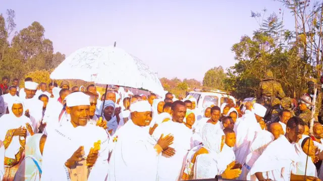 Dureewwan amantii haaraa muudaman jedhaman gara Lixa Oromiyaa yoo imalan 'simannaan ho'aa' taasifamuuf Barsiisaa Diyaaqon Daani'el dubbatu