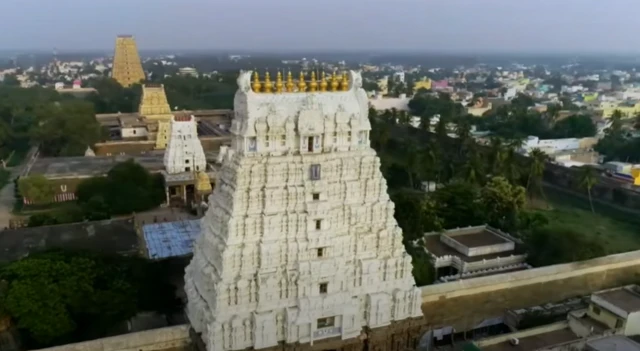 காஞ்சிபுரத்தில் வடகலை - தென்கலை வைணவர்களுக்கு இடையில் தொடர்ந்து நடக்கும் மோதல்