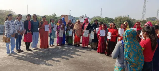 'बहिनी दरबार' महिलांचा एक स्वतंत्र आणि स्वयंचलित गट आहे.