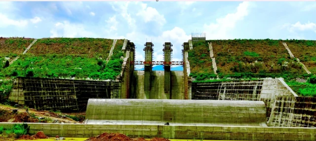 తుది దశకు చేరుకున్న ప్రాజెక్టు నిర్మాణ పనులు