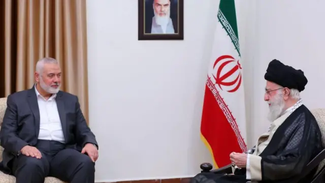 የሐማስ መሪ ከኢራኑ የሃይማኖት ማሪ አያቶላ ጋር።