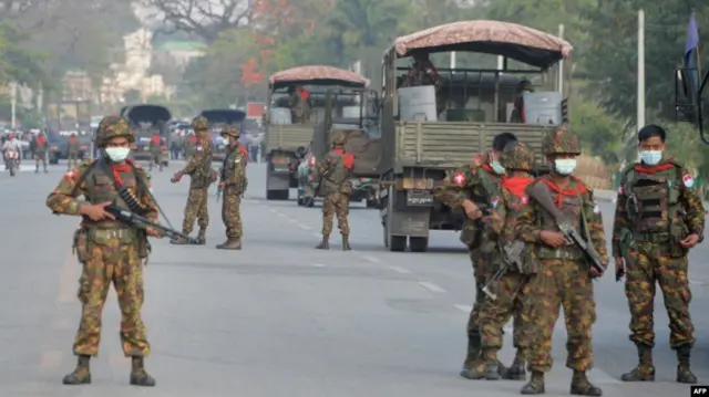 အခုဒီဇင်ဘာလဝက်အတွင်း အာဏာသိမ်းမှု ဆန့်ကျင်ရေးလှုပ်ရှားသူ လူငယ်ဆယ်နဲ့ချီဖမ်းဆီးထိန်းသိမ်းခံထားရ