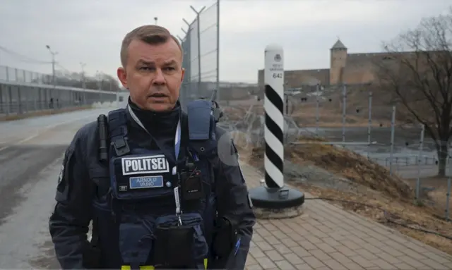 Комиссар эстонской погранслужбы в Нарве Арнольд Вайно