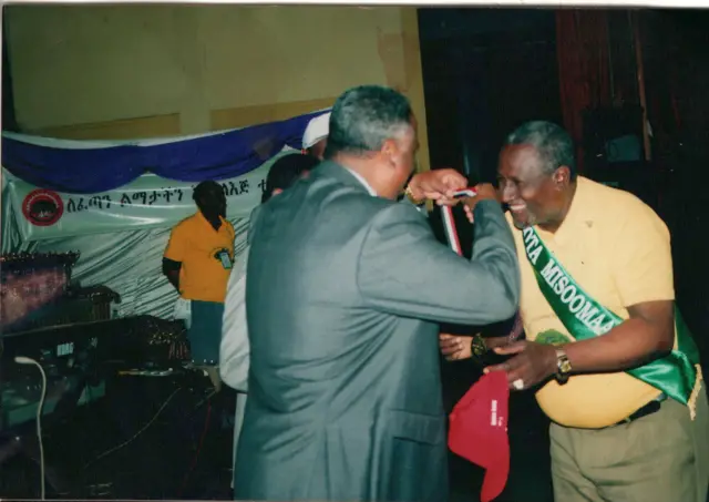 Preezdaantiin duraanii Oromiyaa Obbo Abbaaduulaa yoo Obbo Baaboo meedaaliyaa badhaasan