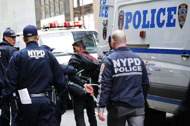 Un hombre detenido por la policía de Nueva York