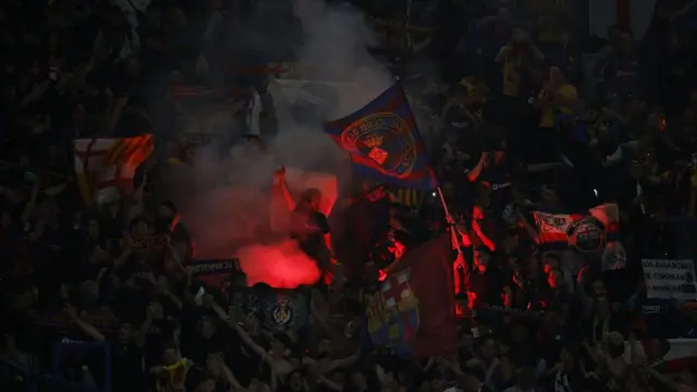 جماهير برشلونة في باريس