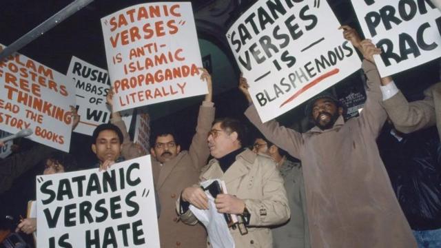 Protesto contra os Versos Satânicos