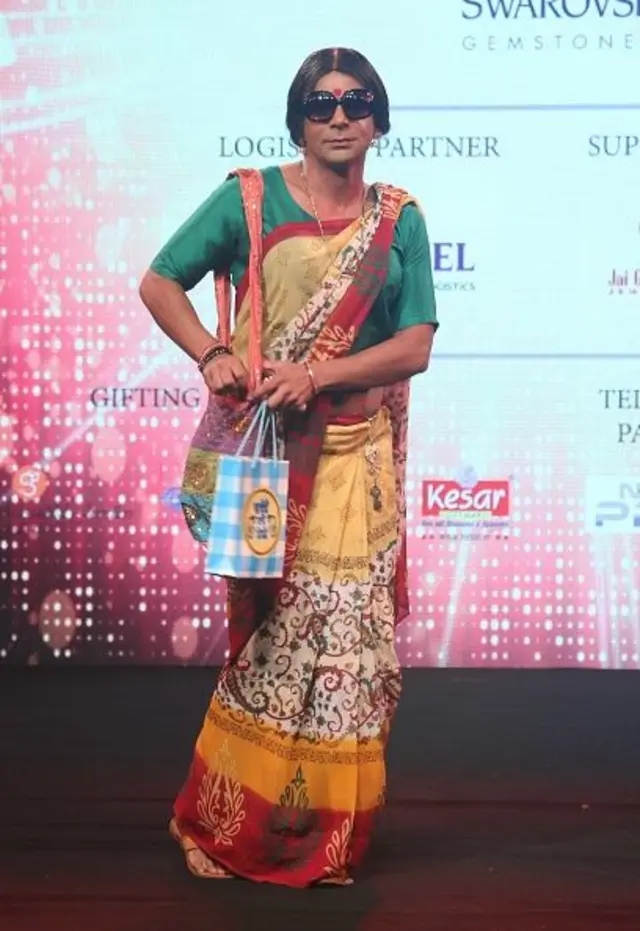 सुनील ग्रोव्हरची नजर सामान्य लोकांवरही असते. तो त्यांनाही बरोबर टिपून घेतो. 