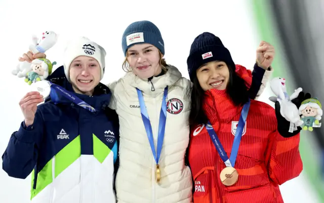 Nika Prevc je osvojila srebro na Zimskim olimpijskim igrama u Milanu/Kortini 2026. 