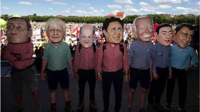 G7 leaders as puppets 
