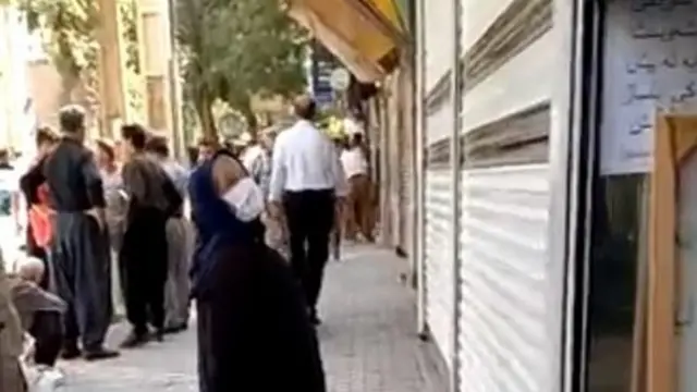در ادامه اعتراض‌ها به جان باختن مهسا امینی گزارش‌ها و تصاویری از اعتراضات در شماری از شهرهای کردستان متتشر شده است