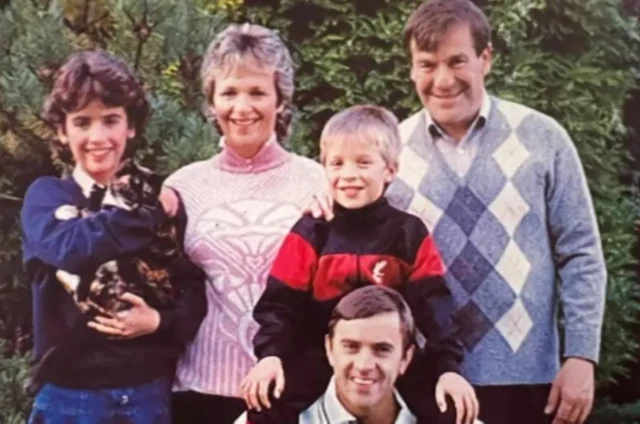 ਰੌਬ ਤੇ ਡਾਯਨੇ ਦੇ ਬੱਚਿਆਂ ਅਤੇ ਰੌਨੀ ਦੀ ਇੱਕ ਤਸਵੀਰ