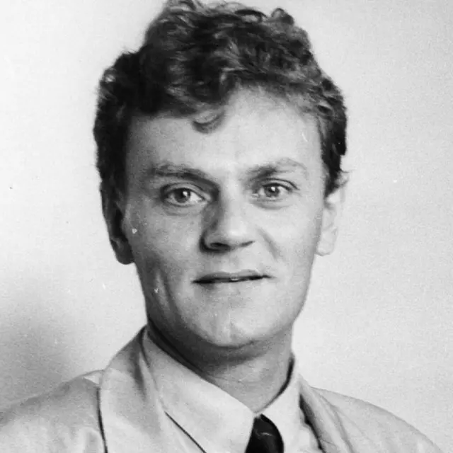 Черно-белая фотография, молодой Дональд Туск