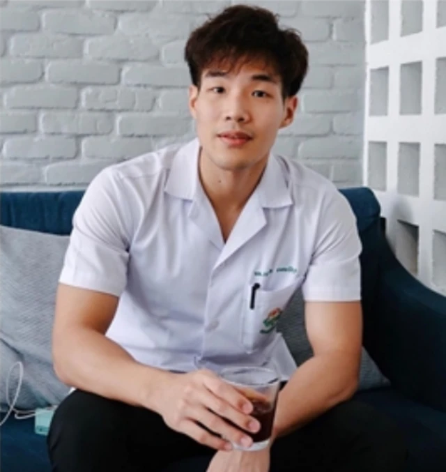 เ﻿ขาเป็นนักกีฬาบาสเก็ตบอล คณะแพทยศาสตร์ มช.