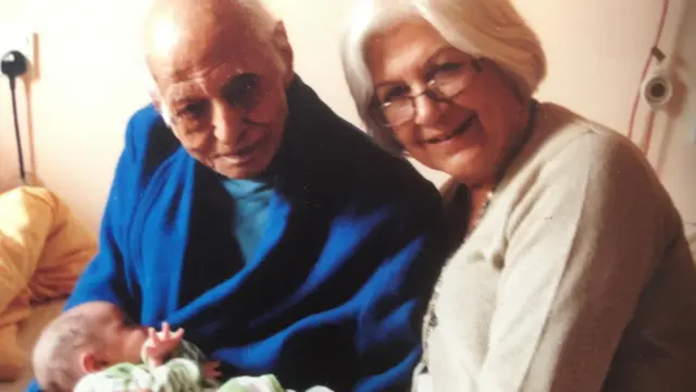 বাবা স্যামুয়েল মার্টিন বার্কের সঙ্গে কন্যা নোয়েল পারসন্স