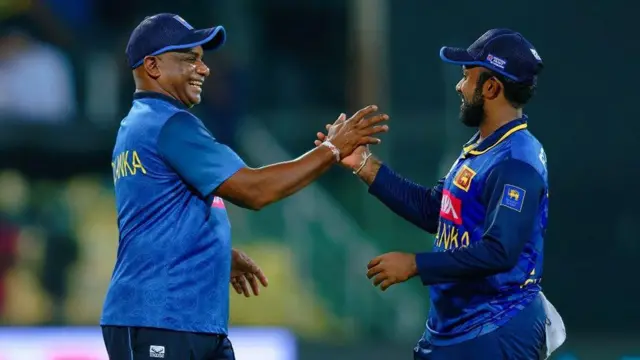 1997 වසරට, එනම් වසර 27කට පසු ප්රබල ඉන්දීය කණ්ඩායම පරදවා එක්දින ක්රිකට් තරගාවලියක් ජය ගැනීමට චරිත් අසලංකගේ නායකත්වයෙන් යුත් ශ්රී ලංකා කණ්ඩායමට හැකිවිය. ඒ, පසුගිය ආසියානු කුසලාන තරගාවලියේ දක්නට ලැබුණු ඉන්දීය භීතිකාව තුරන් කරමිනි.