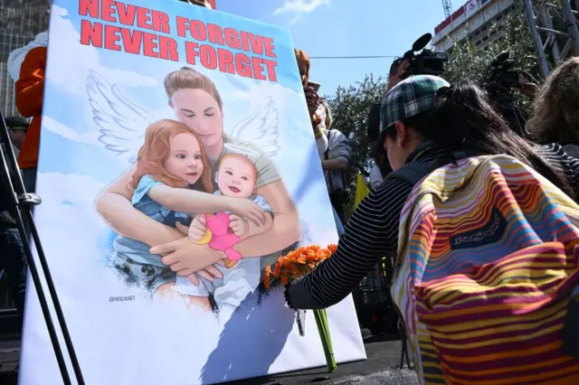 Похороны семьи Бибас