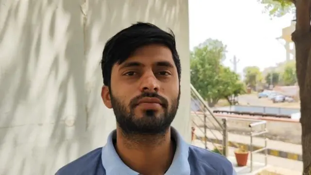 மசூதிக்குள் மௌலவி கொலை