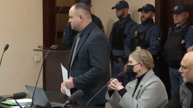 Юлія Тимошенко разом з одних зі своїх адвокатів під час судового засідання у ВАКС, 20 січня 2026 року