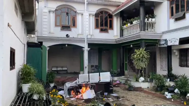 इंफाल में हमले के बाद विधायक का घर.