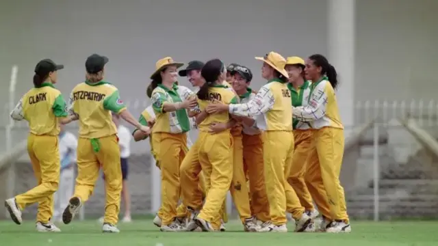آسٹریلین ٹیم نے سب سے پہلے ون ڈے میں 400 رنز کا ہندسہ عبور کیا تھا