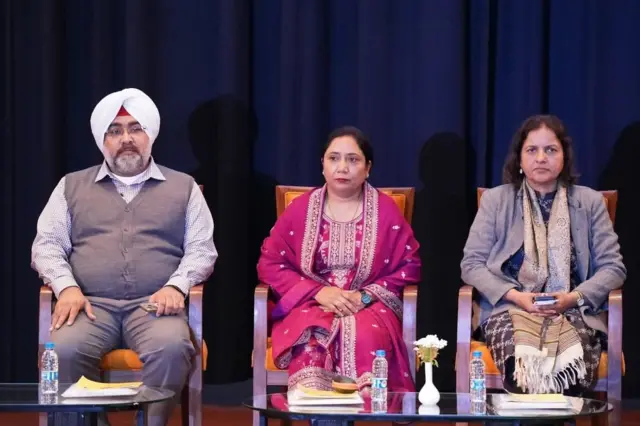 ਡਾ. ਬਲਜੀਤ ਕੌਰ ਤੇ ਸਰਕਾਰ ਦੇ ਨੁਮਾਇੰਦੇ